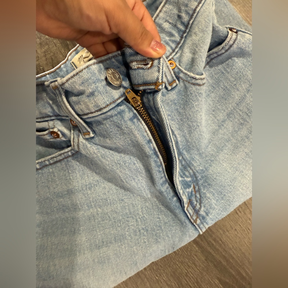 Madewell Distressed Light Blue Boyfriend Jeans - Picture 4 of 14